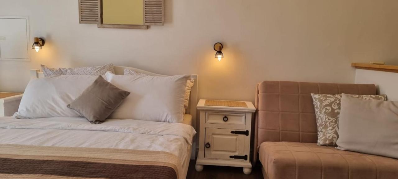 Matea Apartments Milna ミルナ エクステリア 写真
