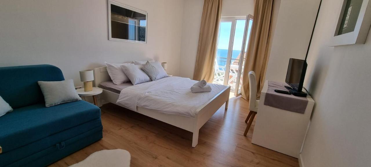 Matea Apartments Milna ミルナ エクステリア 写真