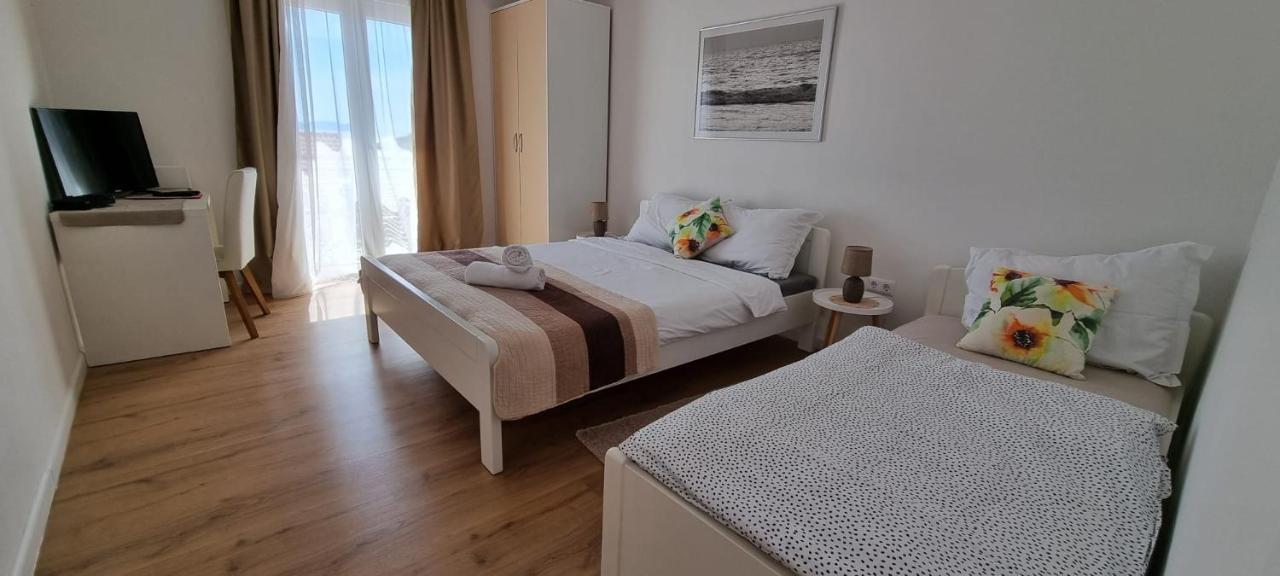 Matea Apartments Milna ミルナ エクステリア 写真
